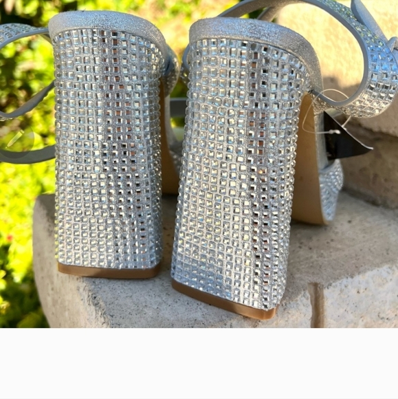 Sparkly heels - Picture 2 of 4